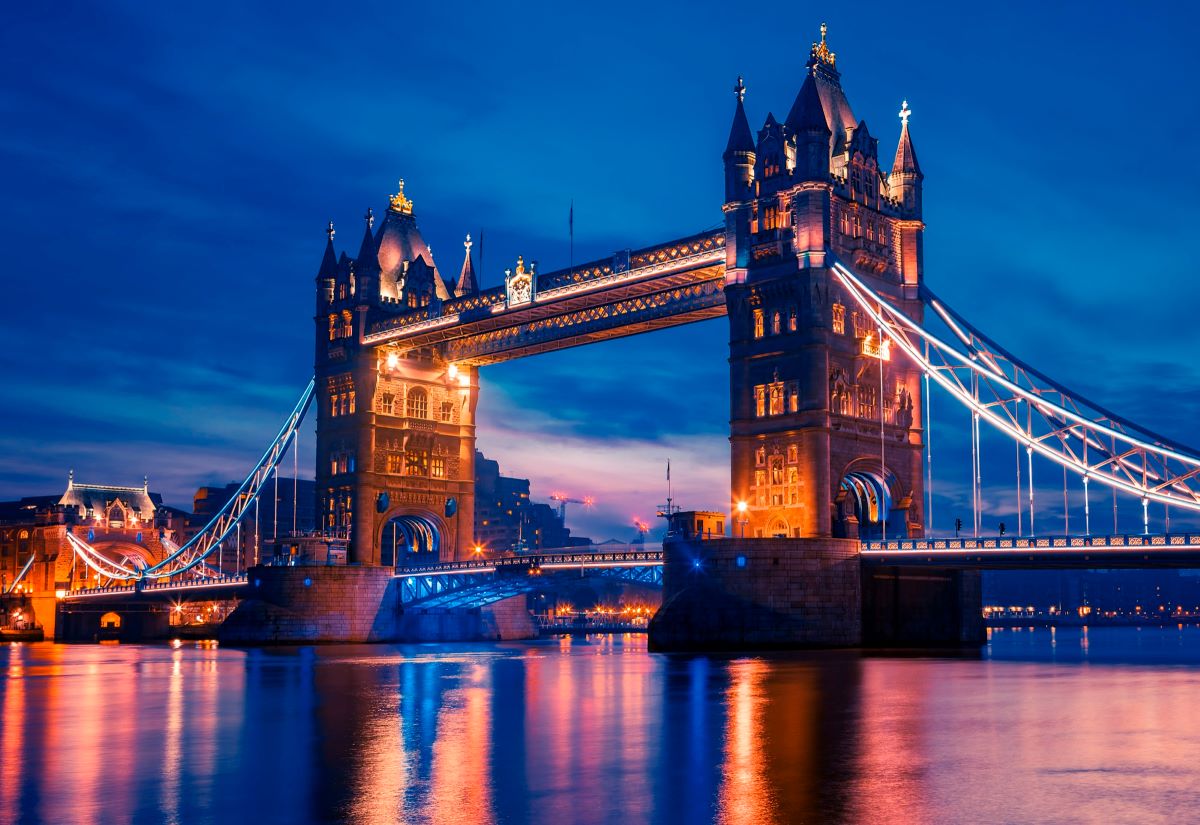 famous-tower-bridge-evening-london-england (2)